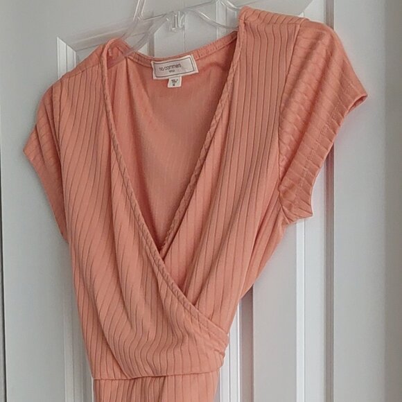 No Comment NY.LA Peach Short Sleeve V-neck Crop Top Juniors Size M - Picture 2 of 8